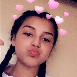 Meet your Posher, Yesenia